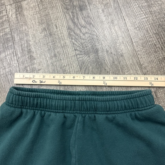 PINK Victoria’s Secret Cropped Capri Gameday Club Fleece Sweatpants - Picture 3 of 8